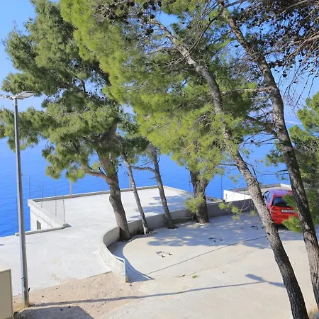 Gasthof With A Parking Space Brela, Makarska - 17281 *