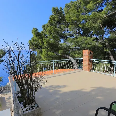 Gasthof With A Parking Space Brela, Makarska - 17281 *